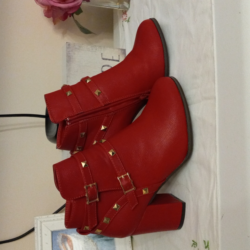 Bolero Red Ankle Boots